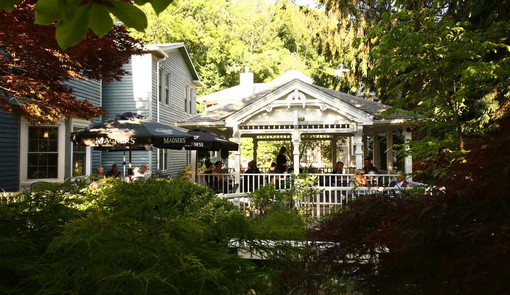 Kettle Creek Inn Port Stanley Exterior photo
