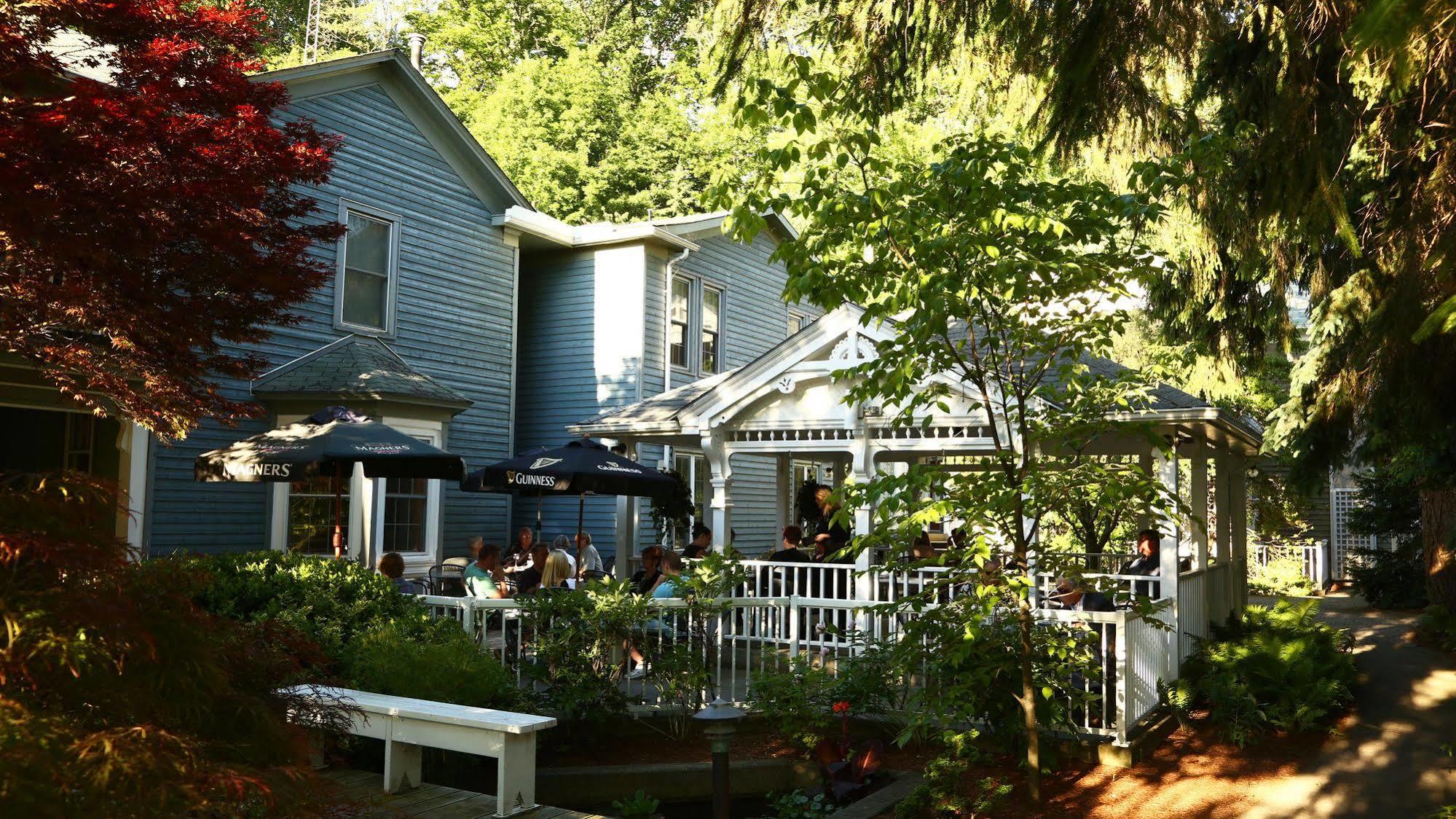 Kettle Creek Inn Port Stanley Exterior photo